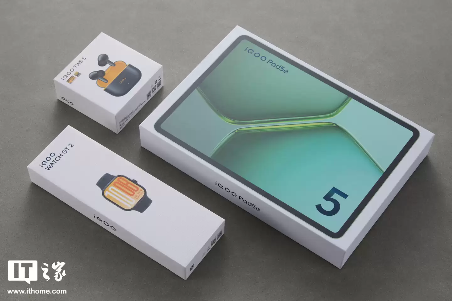 【IT之家图赏】热血能量生态焕新登场：iQOO Pad5e / WATCH GT 2 / TWS 5 全家桶实拍