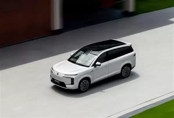 与宝马X7同级的豪华SUV起步价仅29.98万!腾势N8L产品亮点一图速览