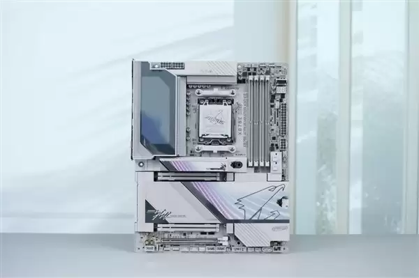 技嘉发布X870E AORUS X3D主板,支持DDR5-9000与AI超频