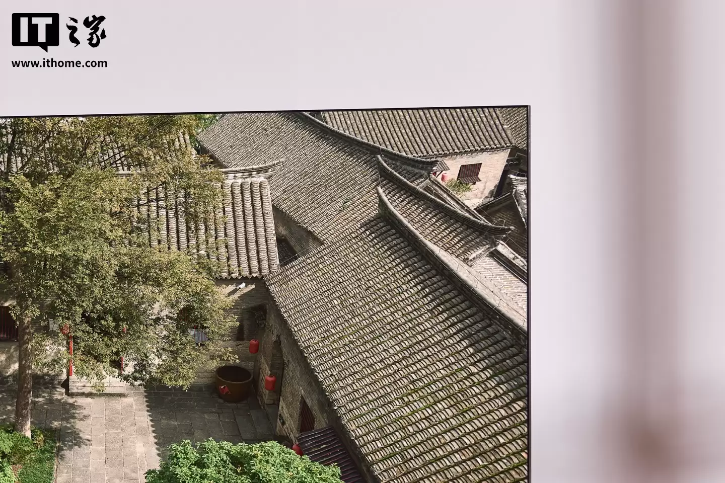 【IT之家图赏】TCL X11L 98 吋 SQD-Mini LED 电视图赏:顶配机皇,100% BT2020 色域、上万尼特亮度