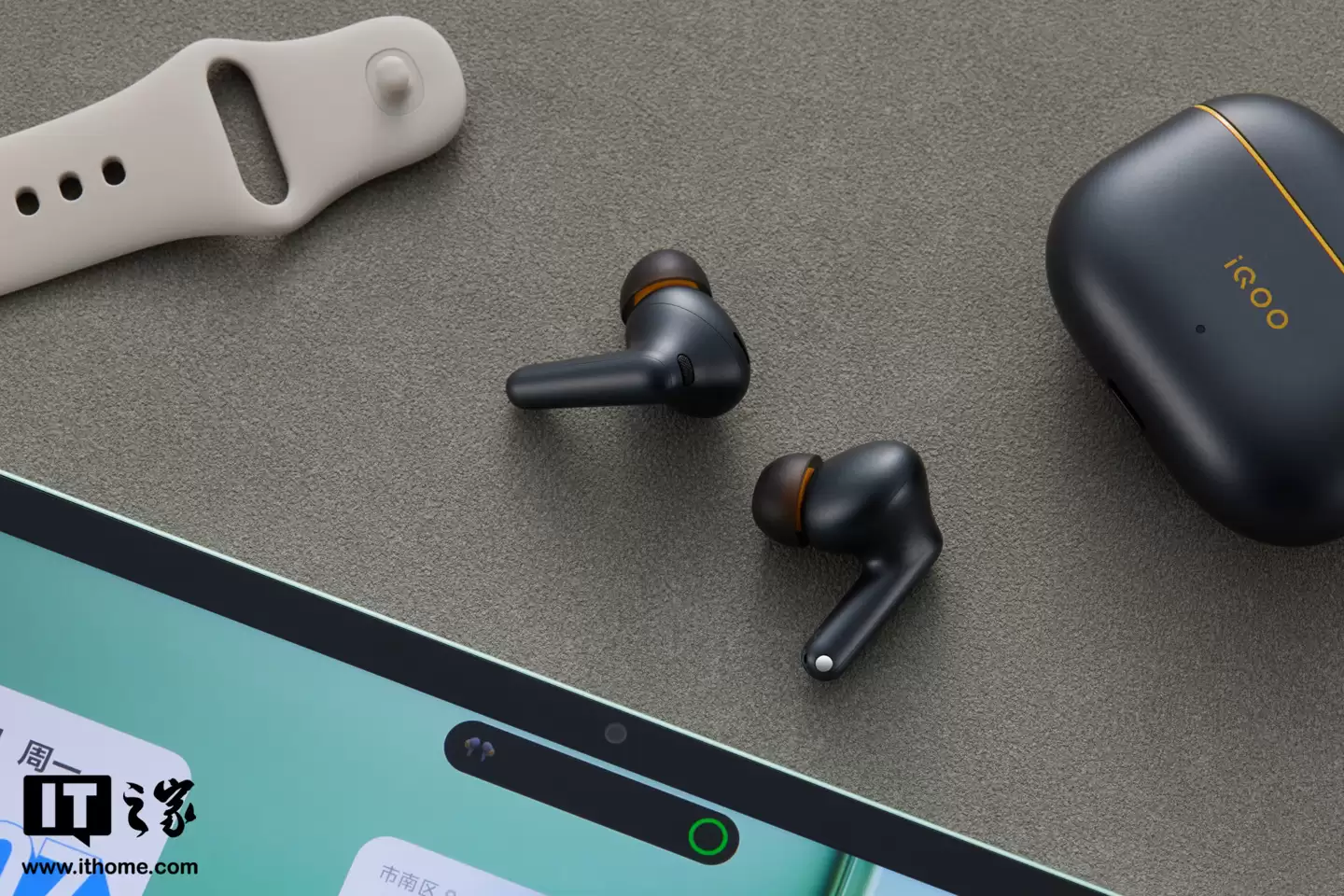 【IT之家图赏】热血能量生态焕新登场：iQOO Pad5e / WATCH GT 2 / TWS 5 全家桶实拍