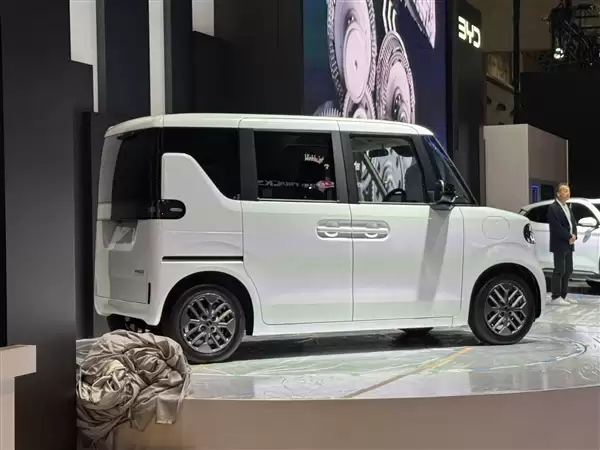 颜值完胜日系同类!比亚迪纯电K-Car定名RACCO:明夏开售