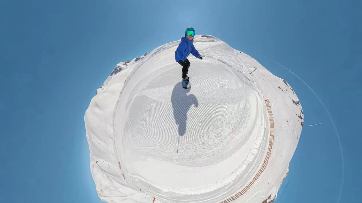 影石 Insta360 X4 Air 上市:2399 元,8K 全景 + 165g 机身