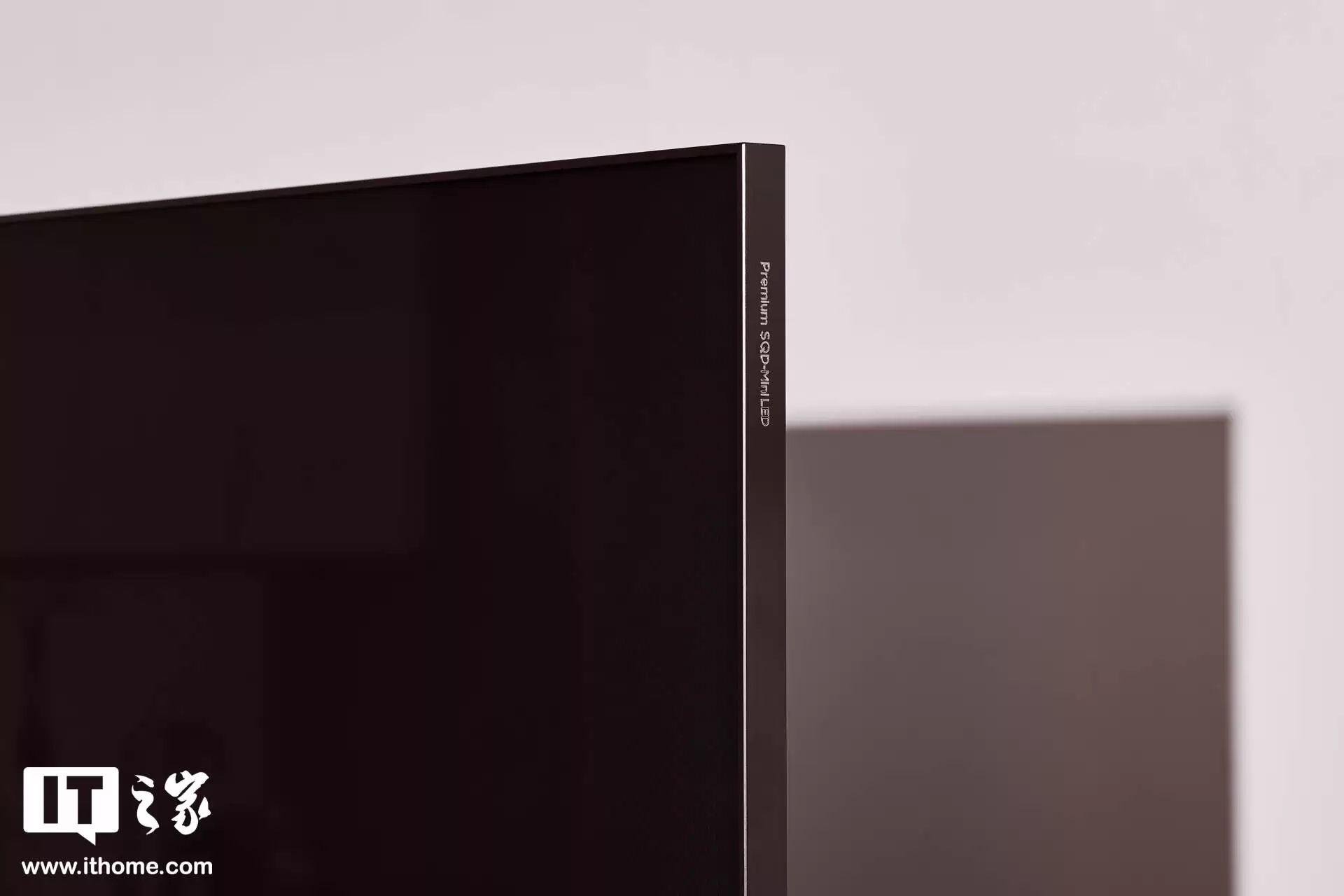 【IT之家图赏】TCL X11L 98 吋 SQD-Mini LED 电视图赏:顶配机皇,100% BT2020 色域、上万尼特亮度