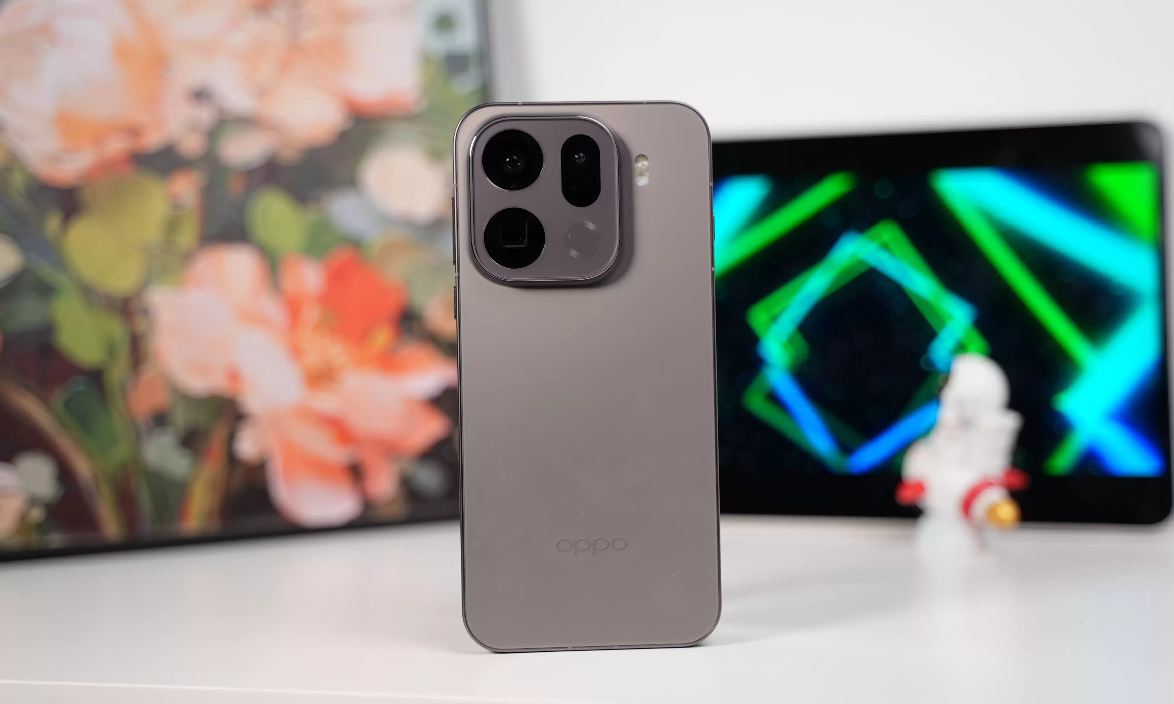 OPPO Find X9 Pro首发热评测：拍照真好看，高级感拉满!