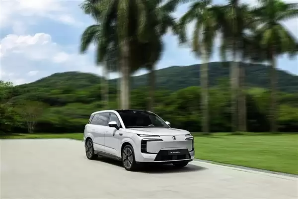 与宝马X7同级的豪华SUV起步价仅29.98万!腾势N8L产品亮点一图速览