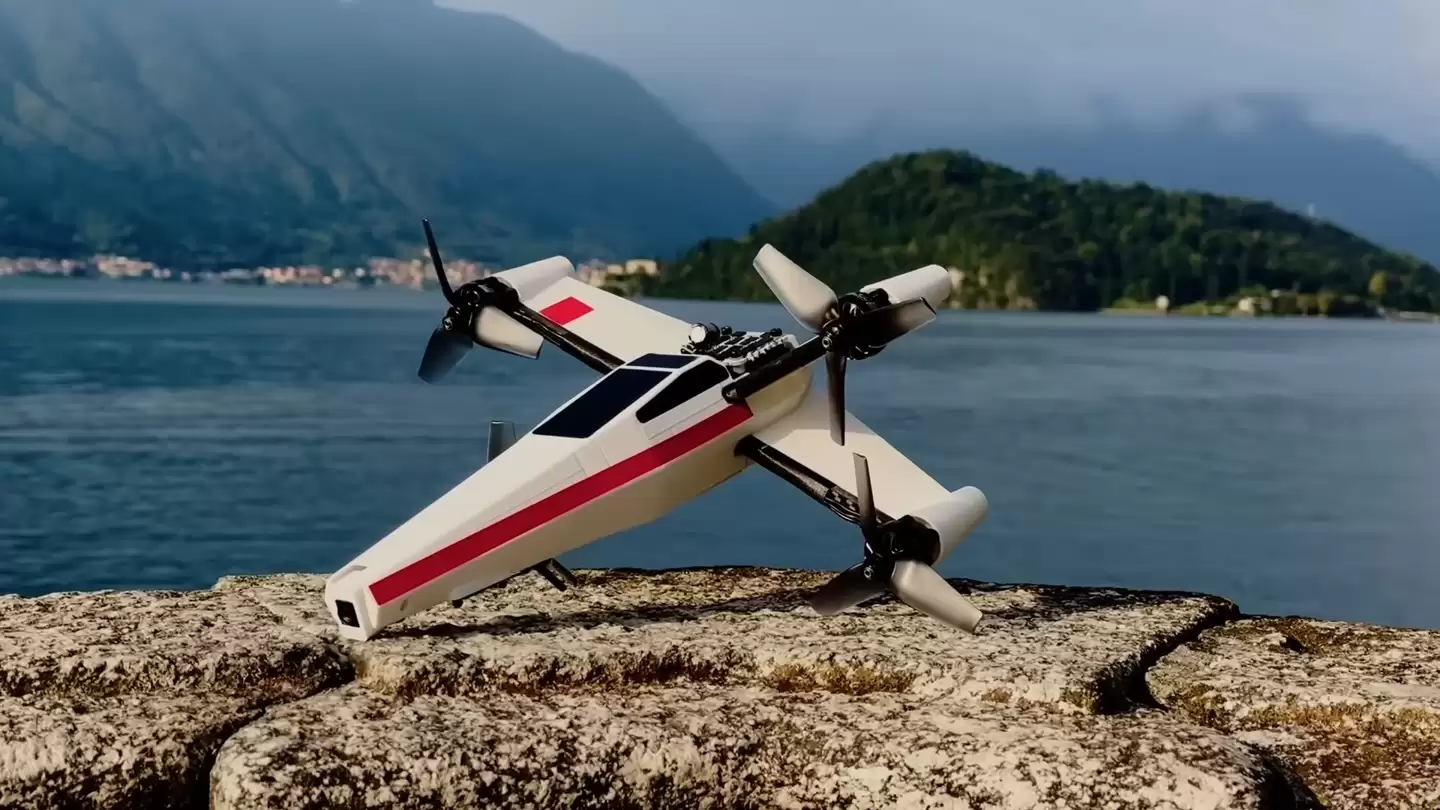 工程师用3D打印复刻微缩版《星球大战》X翼战斗机：速度可达216km/h，现已开源