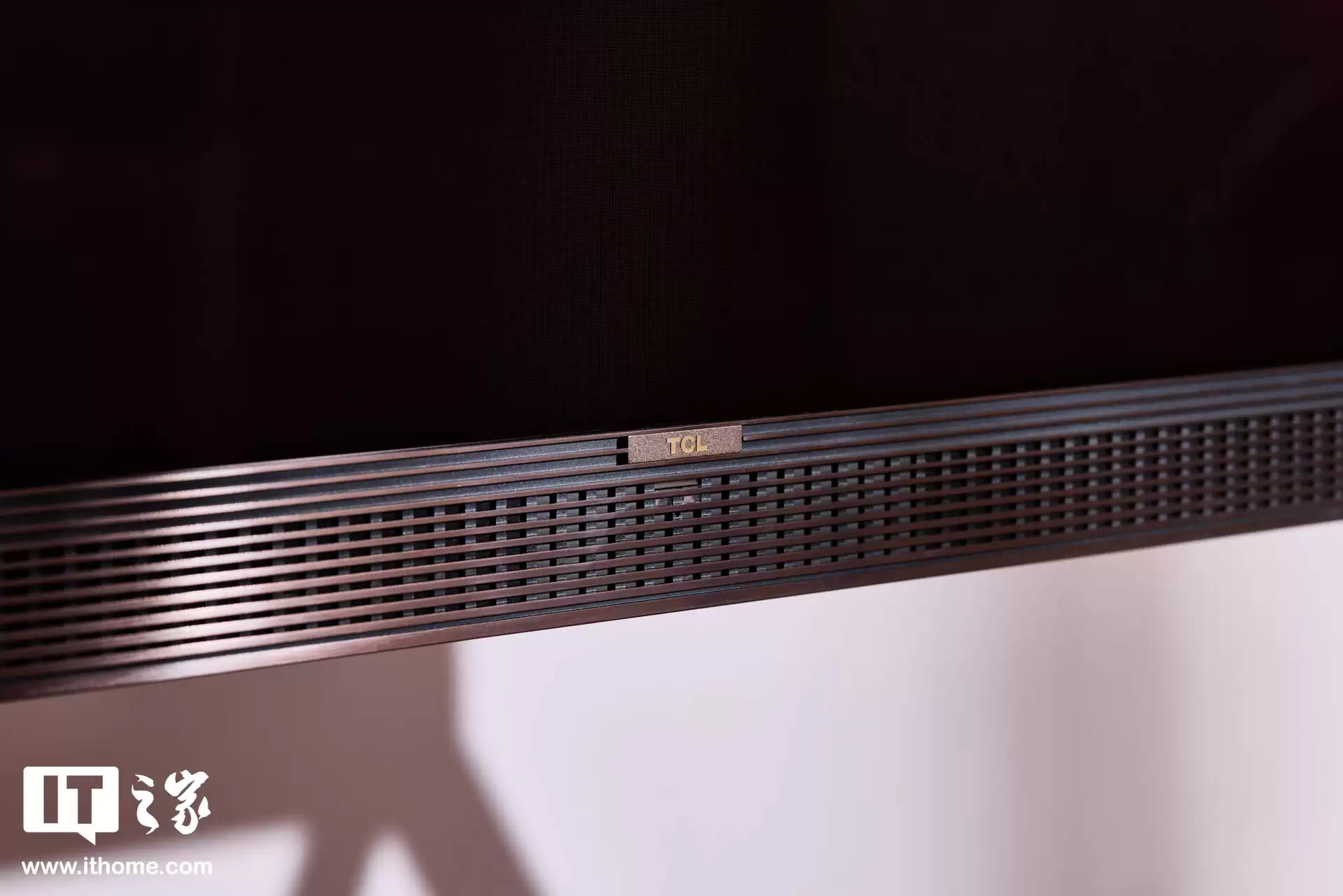 【IT之家图赏】TCL X11L 98 吋 SQD-Mini LED 电视图赏:顶配机皇,100% BT2020 色域、上万尼特亮度