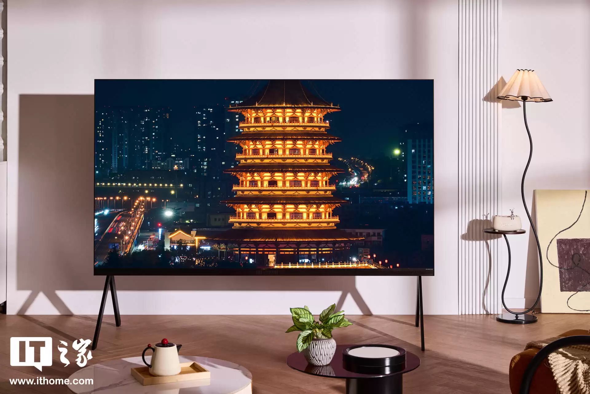 【IT之家图赏】TCL X11L 98 吋 SQD-Mini LED 电视图赏:顶配机皇,100% BT2020 色域、上万尼特亮度