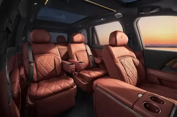 全尺寸旗舰SUV、国产“迈巴赫GLS”！岚图泰山内饰官图公布