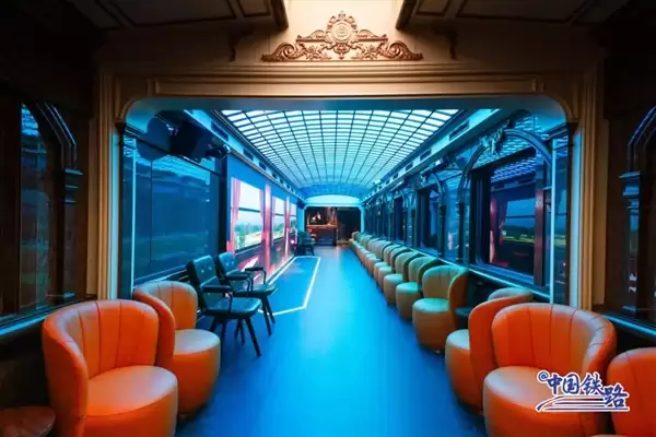 “津旅时光号”列车首次载客 车厢科幻感十足：上车像穿越