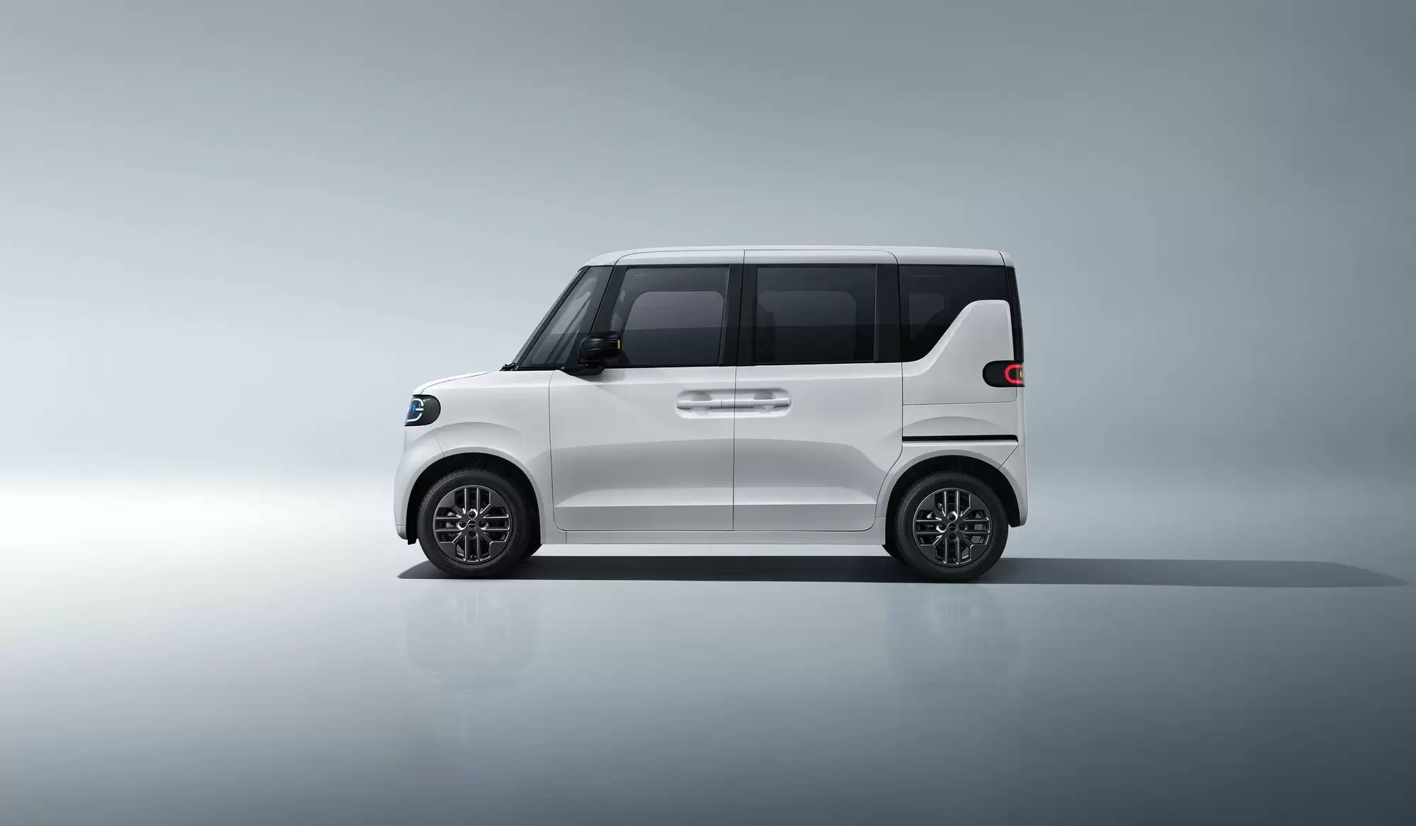 K-EV RACCO亮相东京车展 比亚迪破冰日本市场