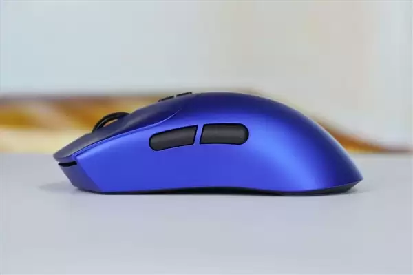 质感金属漆涂装!雷柏VT7二代系列鼠标图赏