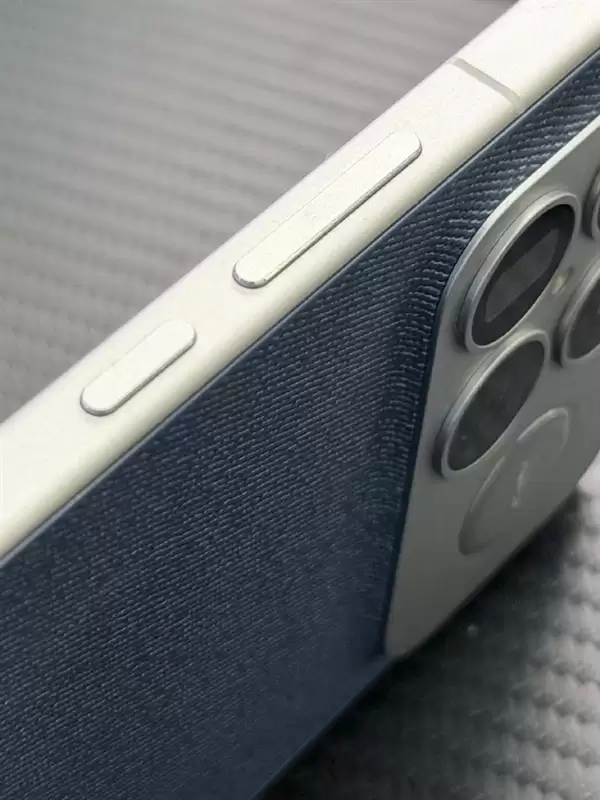 K90 Pro Max用上按键防晃动结构 产品经理回应REDMI“干翻”小米