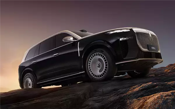 全尺寸旗舰SUV、国产“迈巴赫GLS”！岚图泰山内饰官图公布