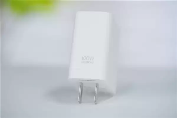 全球首发理光GR影像！真我GT8 Pro图赏