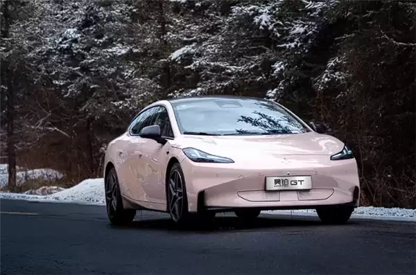 15万买中型纯电性能轿跑！广汽昊铂GT全新Lite版上市