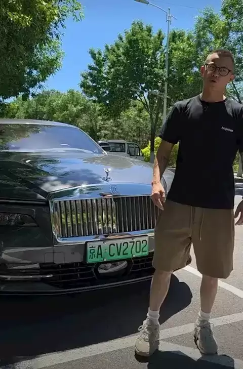 陈震驾驶劳斯莱斯撞车全责 租赁公司回收维修再出租