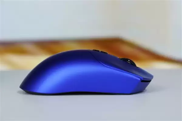 质感金属漆涂装!雷柏VT7二代系列鼠标图赏