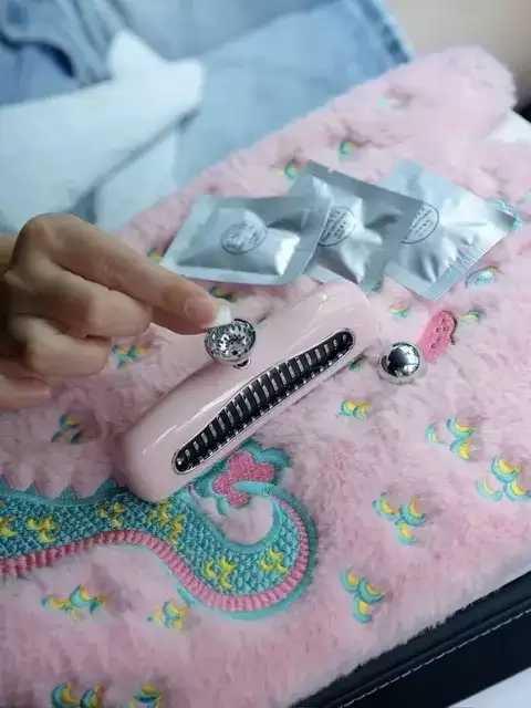 粉嫩可乐氛围停车牌照点亮出行仪式感