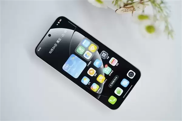 真我GT8 Pro发布：骁龙8至尊+2K超声波屏+7000mAh+可换模组设计