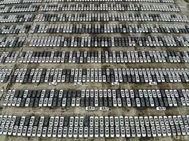 2025年10月车市销量下滑 新能源渗透率超55%