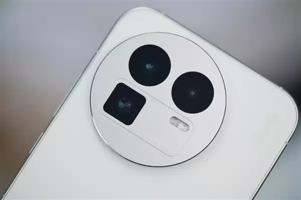 全球首发理光GR影像！真我GT8 Pro图赏