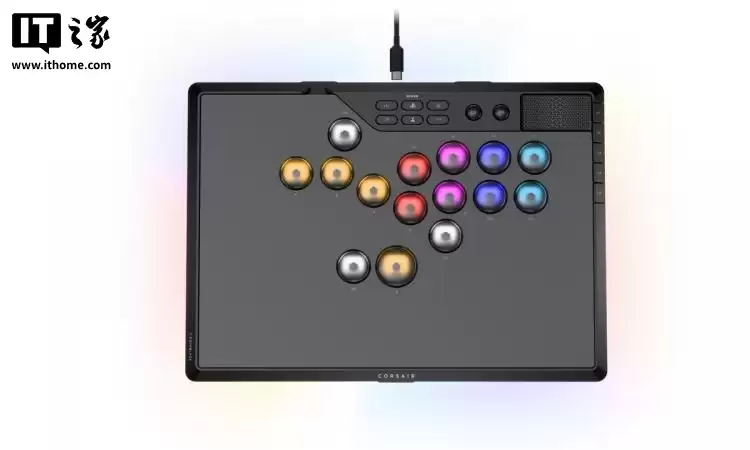 海盗船首款无摇杆格斗游戏手台 Novablade Pro 发布：支持三模连接，通过索尼 PS 授权