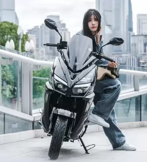 嘉陵巧格125上市，4980元重塑入门踏板新标杆