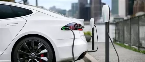 车主们终于等到！特斯拉正式开始推送外放电功能OTA