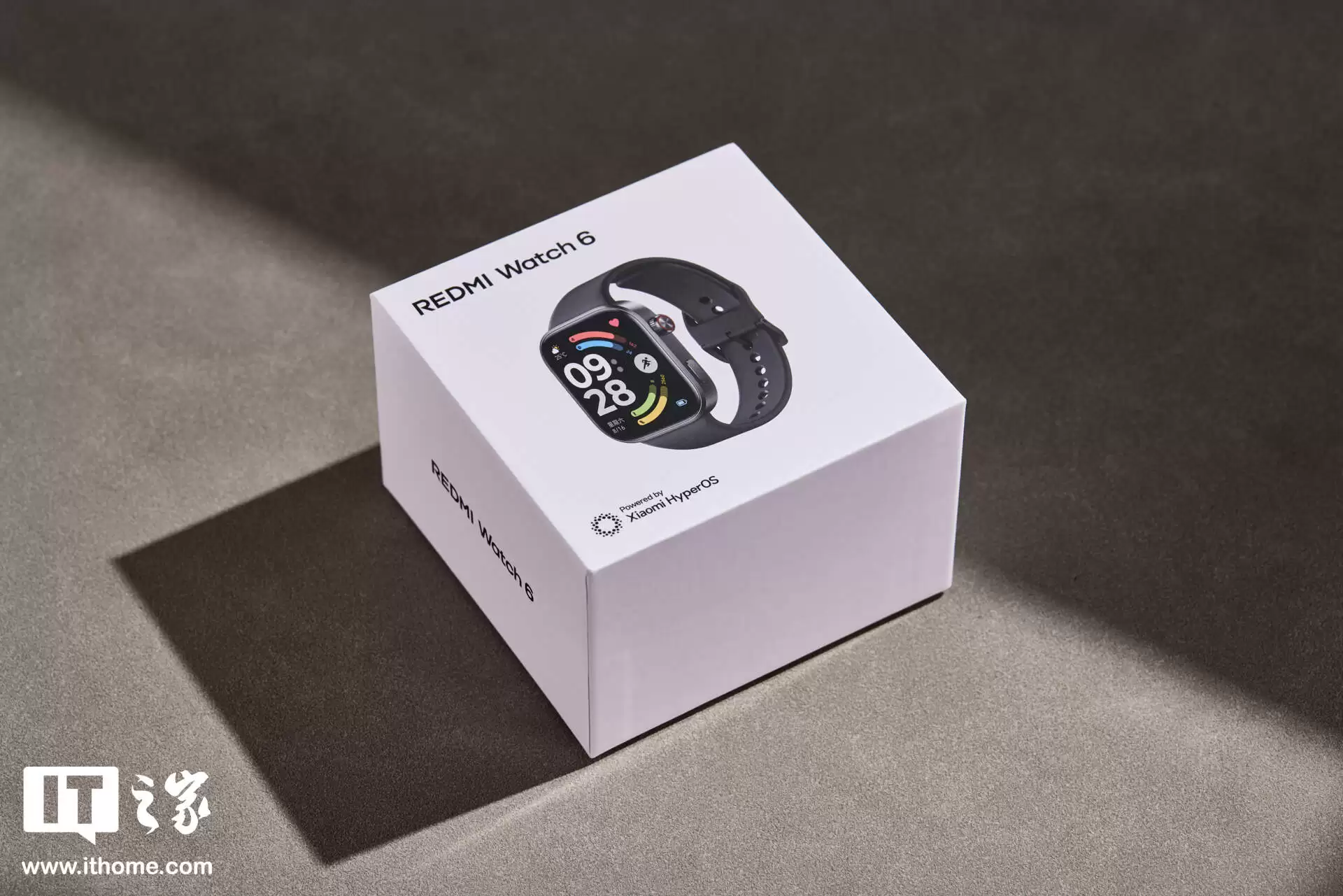 【IT之家开箱】小米 REDMI Watch 6 智能手表实拍：彩色 AOD、铝合金中框