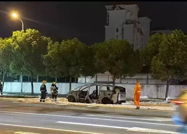 原因公布!理想汽车官方回应上海MEGA起火事件