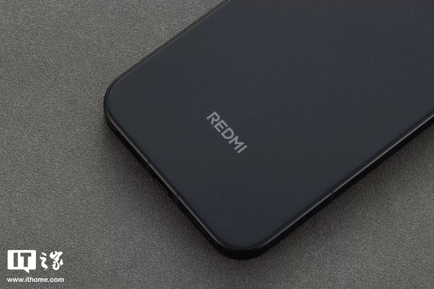 【IT之家开箱】Redmi K90 Pro Max 黑色款手机图赏:全新设计语言,质感出众