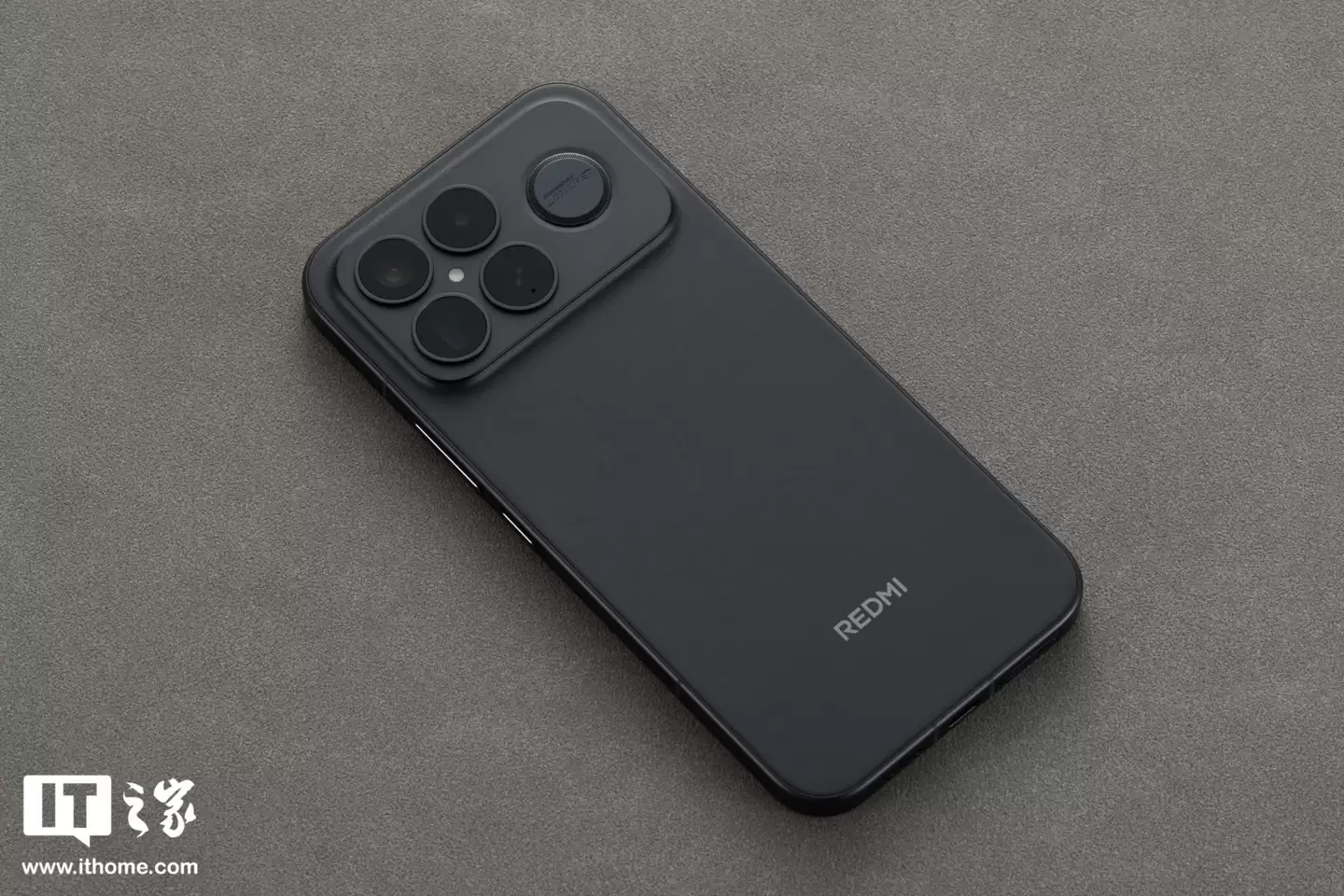 【IT之家开箱】Redmi K90 Pro Max 黑色款手机图赏:全新设计语言,质感出众