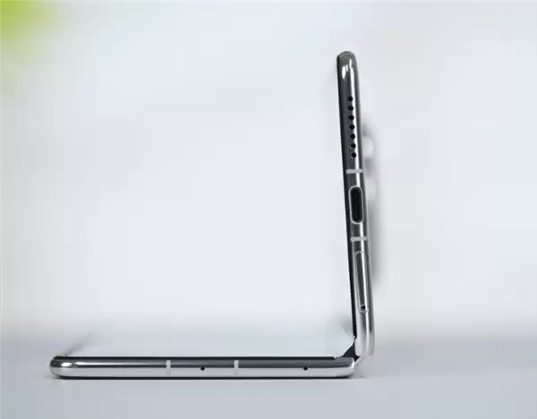 史上最薄Mate！华为Mate 70 Air即将发布：超薄Type-C接口、大R角四曲屏