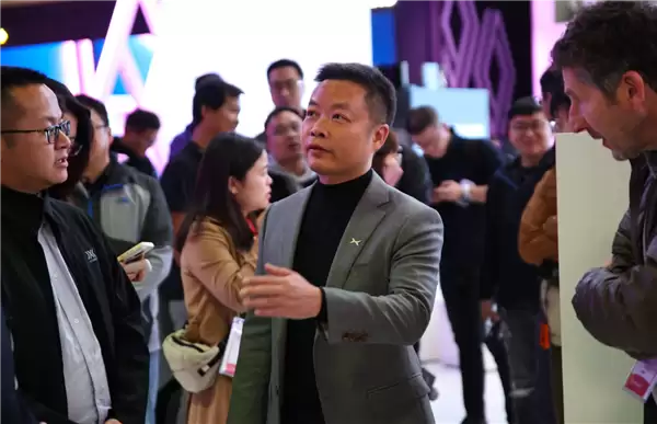 何小鹏曾找罗永浩做飞行汽车负责人：认为他是难得人选