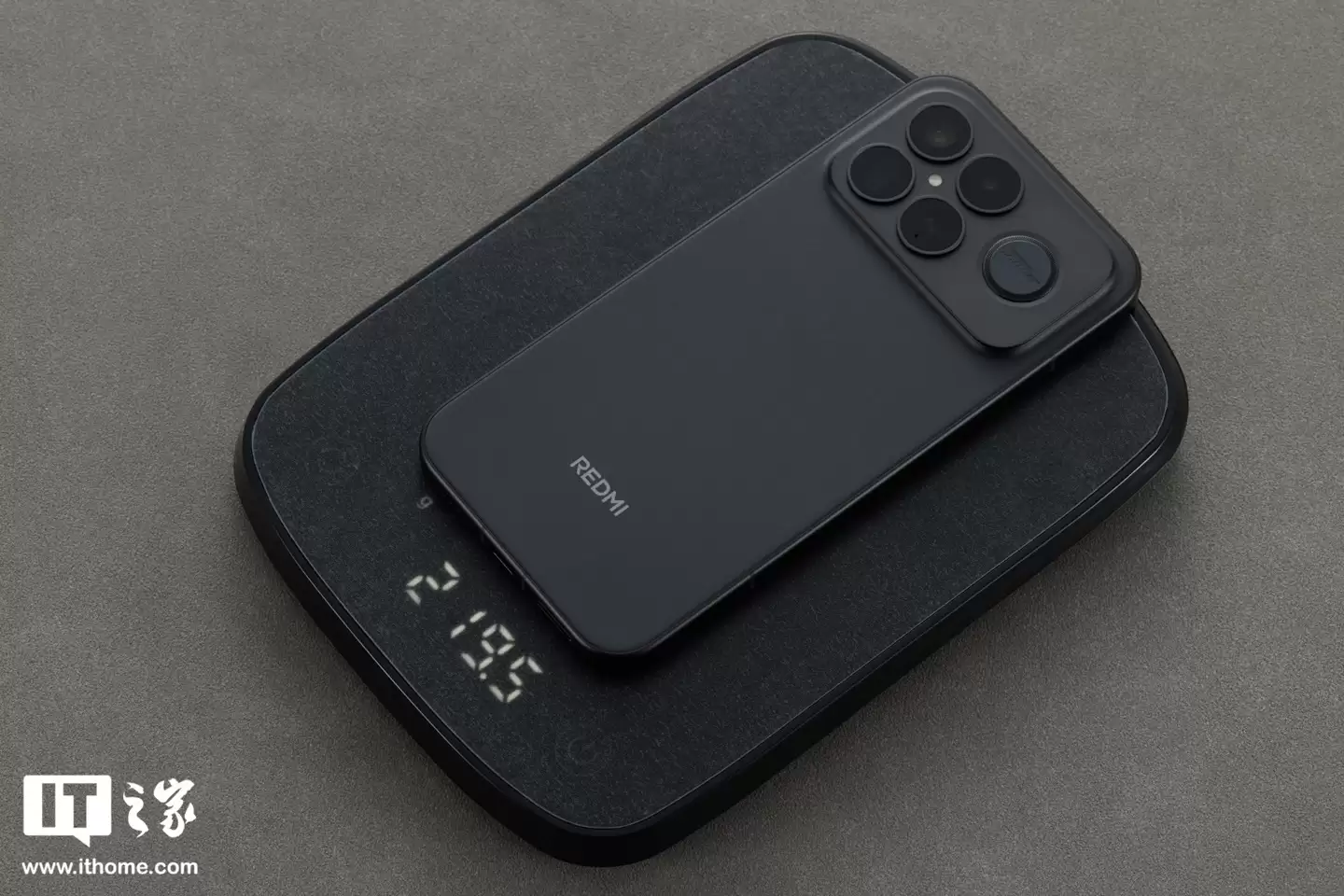 【IT之家开箱】Redmi K90 Pro Max 黑色款手机图赏:全新设计语言,质感出众