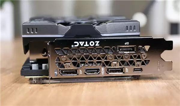 AMD RX 7900显卡的USB-C接口废了!不能再充电