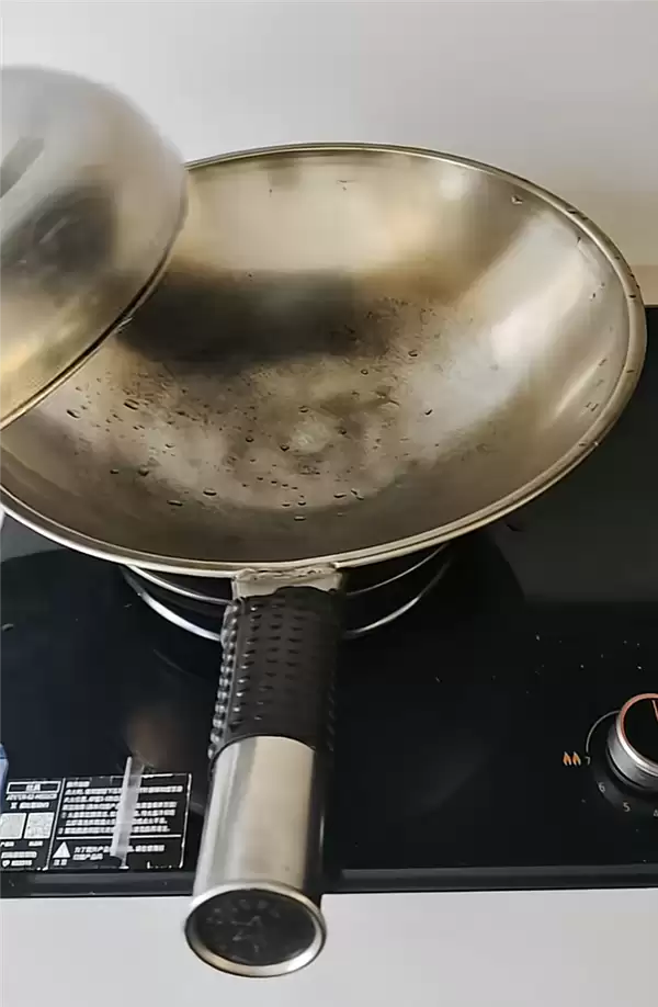 不锈钢铁锅用30年仍不粘 大批网友求购!厂家:将复产 预售60元