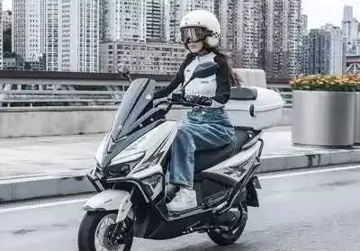 巧格125踏板车上市 售4980元起