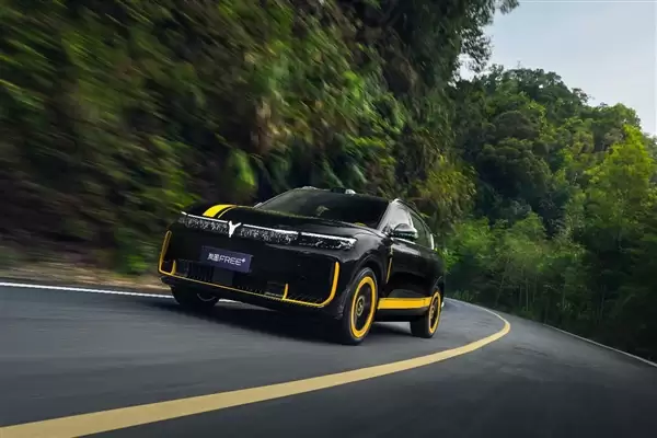 27.99万元 岚图FREE+运动定制版上市：换装专属新皮肤