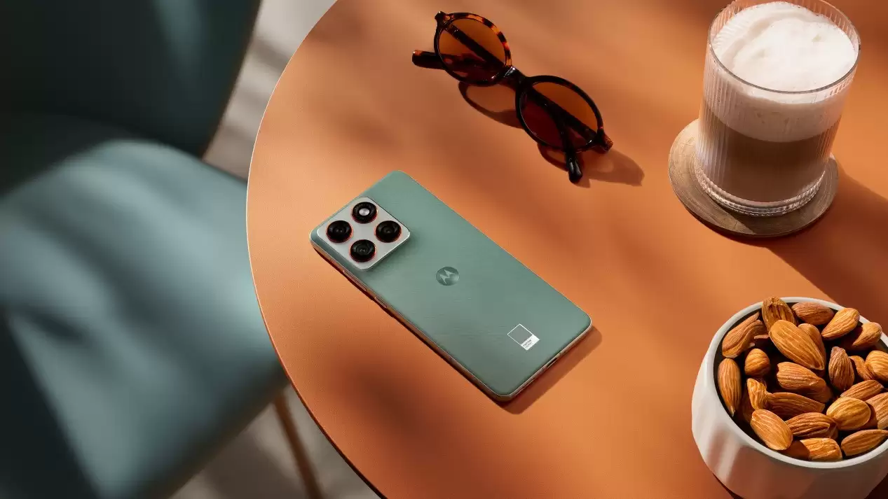 联想moto X70 Air AI手机正式发布：有AI的Air，无感轻薄不妥协