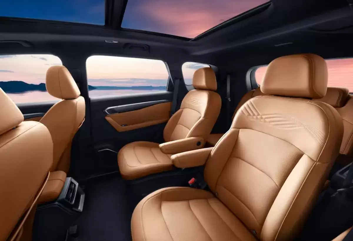 吉利第三代豪越 L 官宣，定位“大家庭全能 SUV”