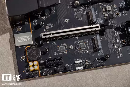 【IT之家开箱】影驰联盟B650M Wi-Fi 黑武士 PLUS主板图赏:硬核「黑武士」再临