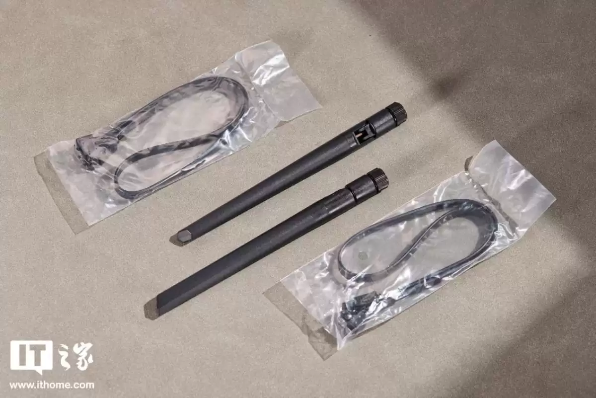 【IT之家开箱】影驰联盟B650M Wi-Fi 黑武士 PLUS主板图赏:硬核「黑武士」再临