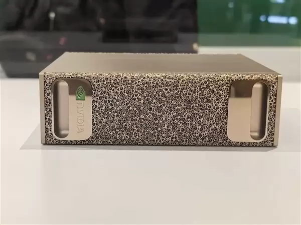 NVIDIA三万元的AI超算实测：功耗、性能双双腰斩不到宣称一半！