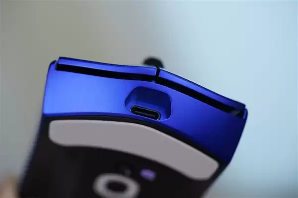 质感金属漆涂装！雷柏VT7二代系列鼠标图赏