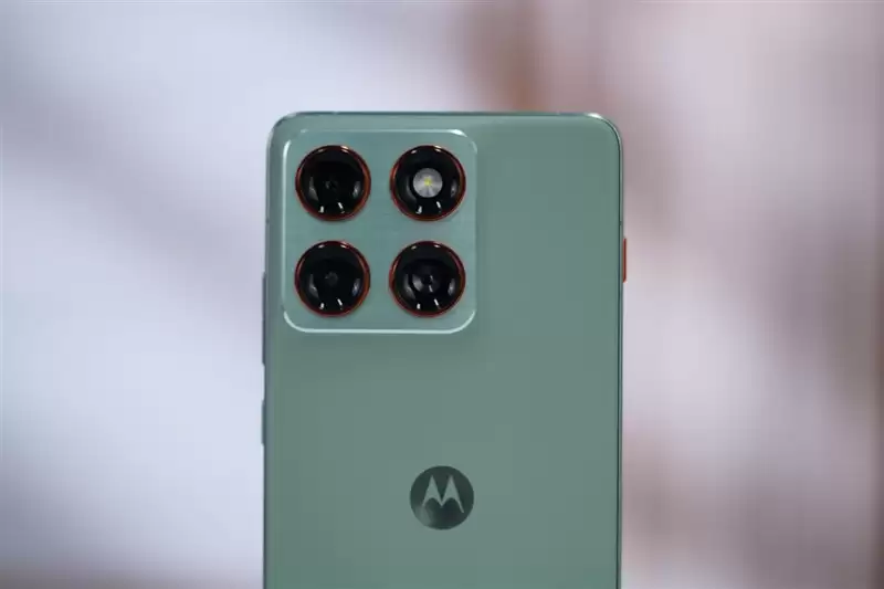 安卓Air首秀！ 联想moto X70 Air 评测：159g的极致轻薄