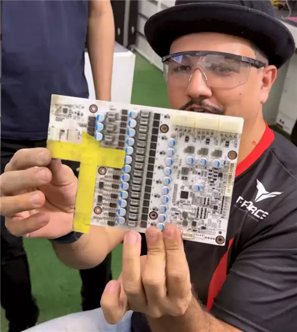 杂交显卡新玩法:GTX 1080 Ti修好了RTX 5070 Ti