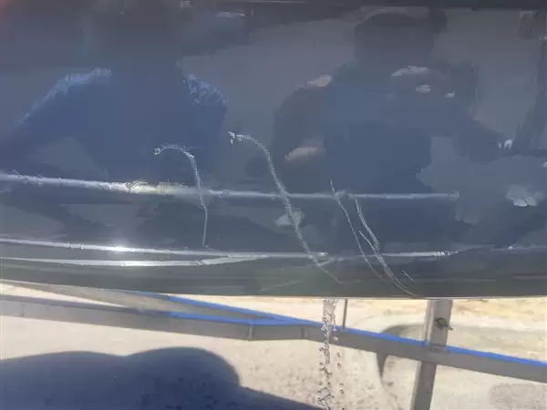 美国“光鱼”无人水面艇遭鲨鱼袭击 摄像头拍到惊愕一幕